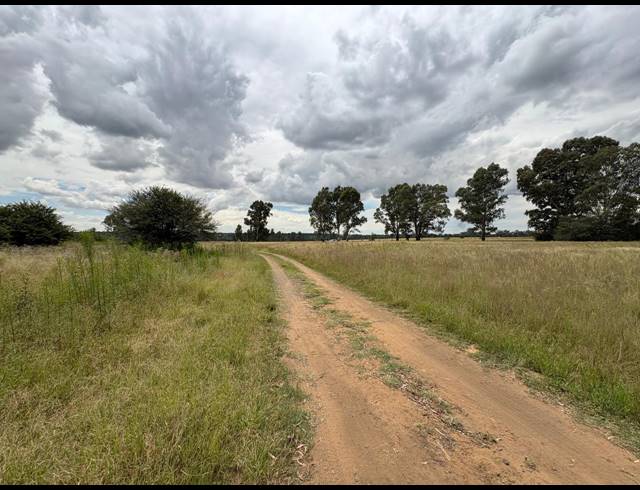 1,995M² VACANT LAND FOR SALE IN VAALPARK